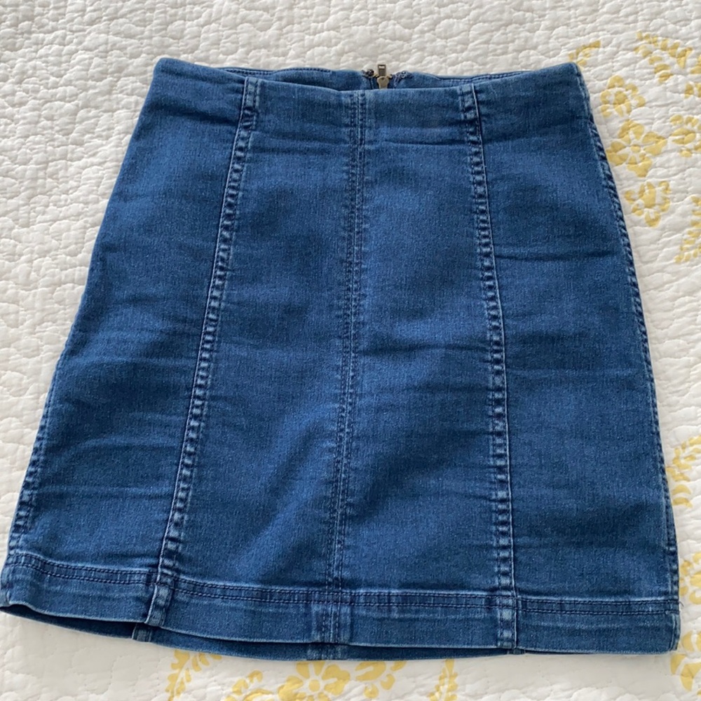 FREE PEOPLE Denim Skirt size 2